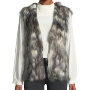 Cupcakes and Cashmere frisco faux fur vest size small‎